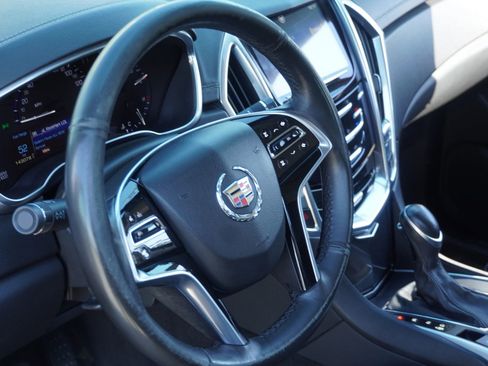 Used 2013 Cadillac SRX FWD image 3