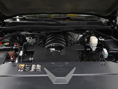 Used 2015 Chevrolet Silverado 1500 LT w/ LT Convenience Package AWD/4WD image 32