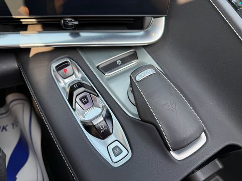 Used 2022 Chevrolet Corvette Stingray Coupe w/ Z51 Performance Package image 25