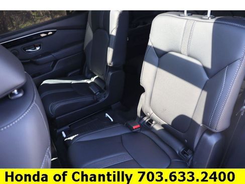 Certified 2025 Honda Pilot Touring image 30