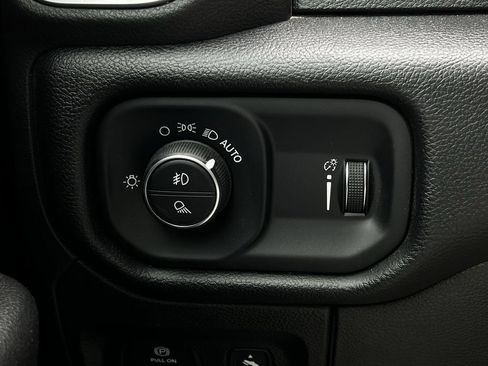 Used 2022 RAM 1500 Lone Star AWD/4WD image 28