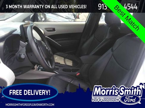 Used 2024 Toyota Corolla Cross LE FWD image 1