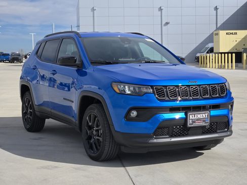 New 2026 Jeep Compass Latitude image 3