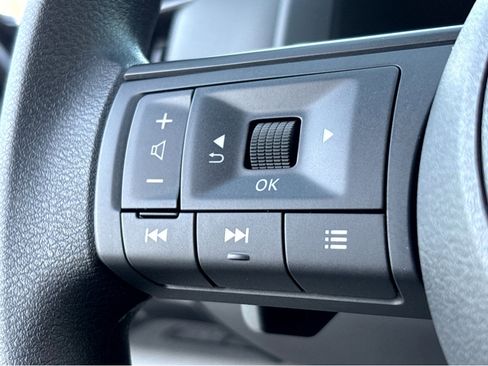 New 2026 Nissan Pathfinder SV image 10