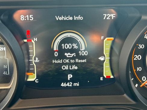 Used 2025 Jeep Gladiator Mojave w/ Convenience Group AWD/4WD image 20