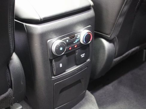 Used 2022 Ford Explorer Limited w/ Limited Technology Package image 21