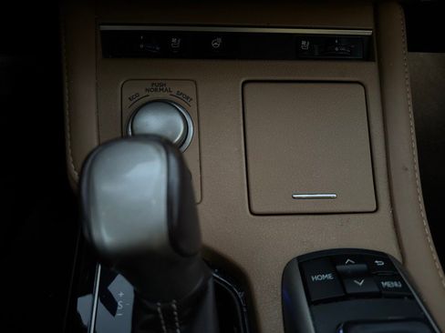 Used 2018 Lexus ES 350 w/ Navigation System Package image 38