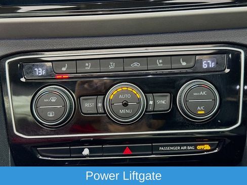 Used 2021 Volkswagen Atlas SEL Premium image 18