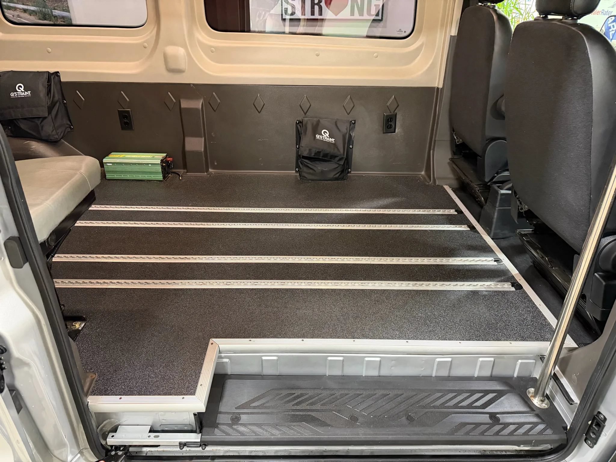 Used 2020 Ford Transit 250 Medium Roof RWD image 28