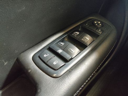Used 2015 Chrysler 200 S image 27