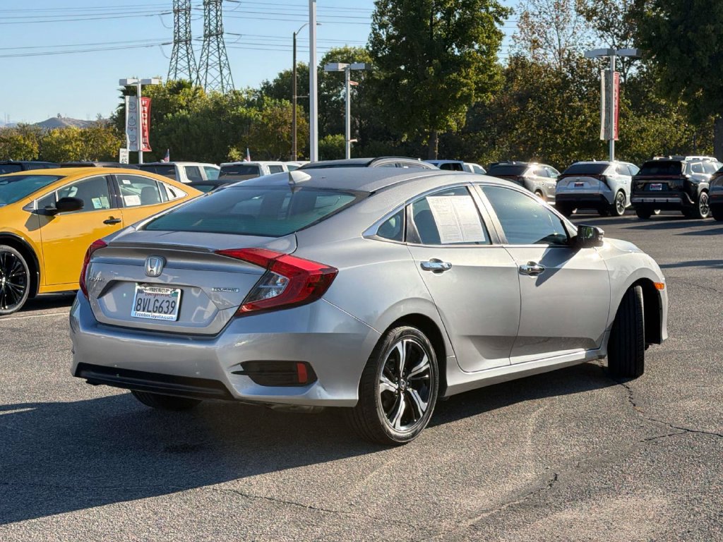 Used 2017 Honda Civic Touring image 4
