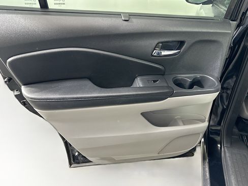 Used 2017 Honda Pilot Elite image 27
