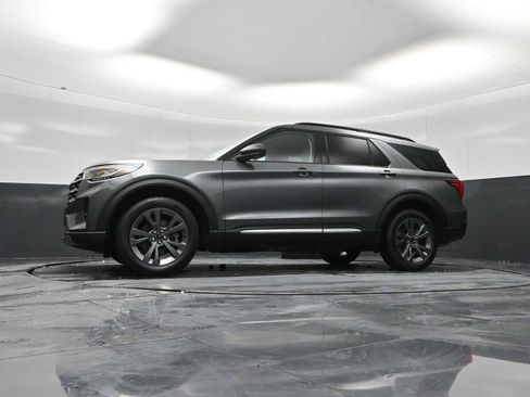 Used 2025 Ford Explorer Active w/ Active Comfort Package image 27