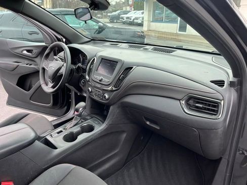 Used 2023 Chevrolet Equinox RS image 18