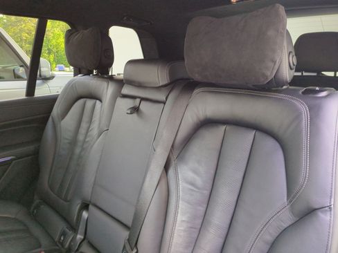 Used 2022 BMW X7 xDrive40i w/ M Sport Package AWD/4WD image 30