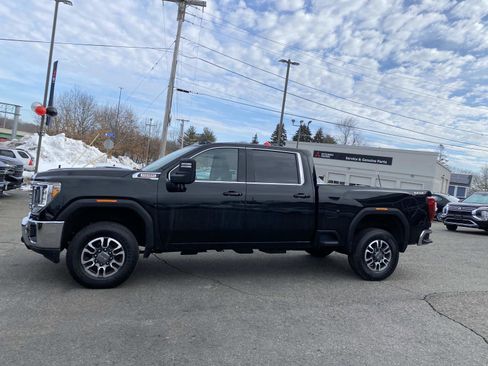 Used 2023 GMC Sierra 2500 SLE w/ SLE Value Package; image 2