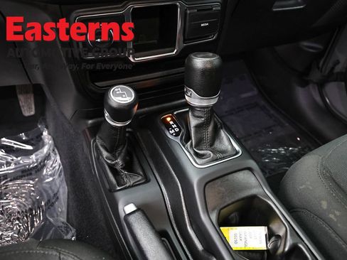 Used 2021 Jeep Wrangler Unlimited Sport AWD/4WD image 13