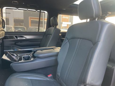 Used 2022 Jeep Grand Wagoneer Series II image 32