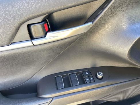 Used 2023 Toyota Camry XSE image 11