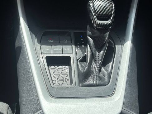 Used 2020 Toyota RAV4 XLE FWD image 14