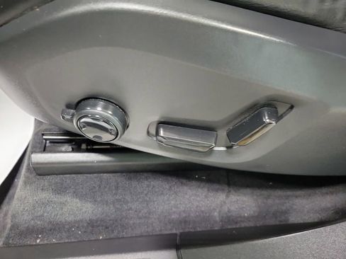 Used 2018 Volvo XC90 T6 R-Design w/ Convenience Package image 25