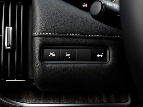 New 2026 Nissan Armada SL w/ Captain's Chari Seat Package image 18