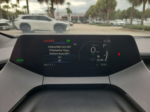 Used 2024 Toyota Prius LE FWD image 21