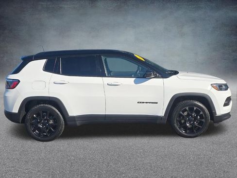 Used 2022 Jeep Compass Latitude w/ Convenience Group AWD/4WD image 9