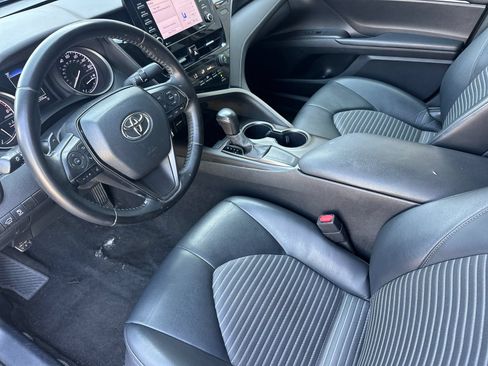 Used 2021 Toyota Camry SE FWD image 9