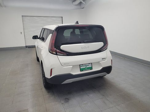Used 2023 Kia Soul EX image 6