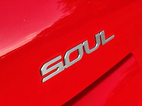Used 2023 Kia Soul S FWD image 11