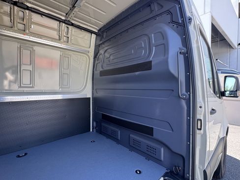 New 2025 Mercedes-Benz Sprinter 2500 image 12