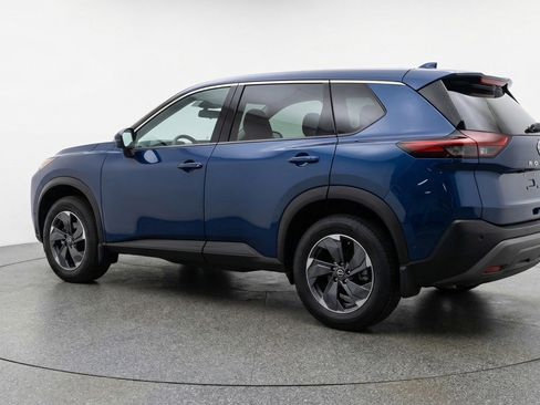 Used 2025 Nissan Rogue SV image 6