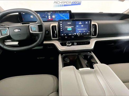 New 2025 Ford Expedition Max Active image 5