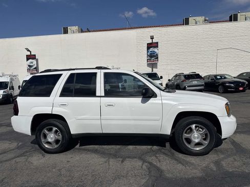 Used 2009 Chevrolet TrailBlazer LT RWD image 2