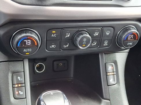 Used 2019 GMC Acadia SLT image 18