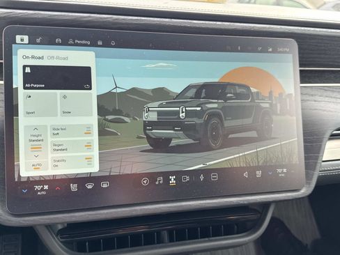 Used 2025 Rivian R1T Adventure image 27