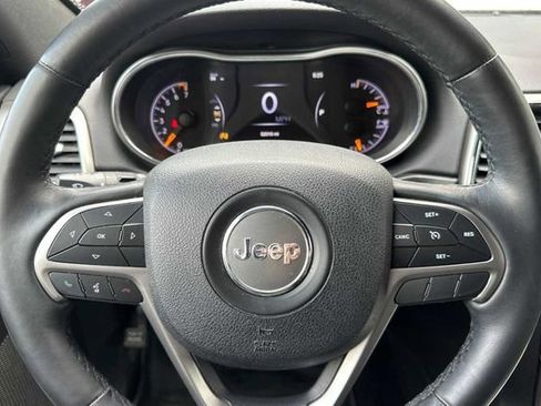 Used 2018 Jeep Grand Cherokee Limited image 22