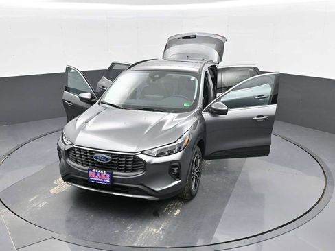 New 2025 Ford Escape SE image 39