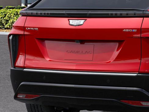 New 2025 Cadillac Lyriq Luxury image 14