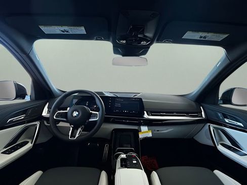 Used 2026 BMW X1 xDrive28i w/ Technology Package image 28