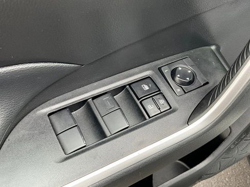 Used 2023 Toyota RAV4 LE image 24