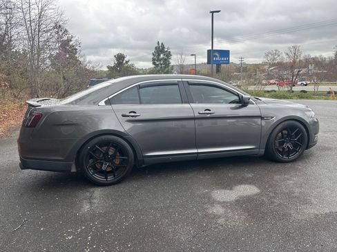 Used 2019 Ford Taurus SHO image 7