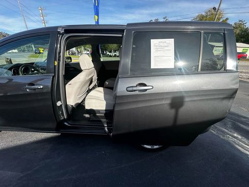 Used 2015 MAZDA MAZDA5 Sport image 21