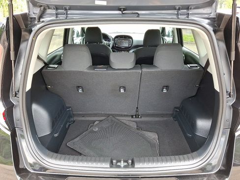 Used 2025 Kia Soul LX FWD image 28