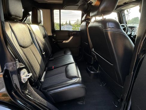 Used 2015 Jeep Wrangler Unlimited Sport AWD/4WD image 20
