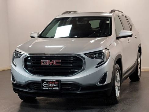 Used 2018 GMC Terrain SLE w/ Driver Convenience Package image 4