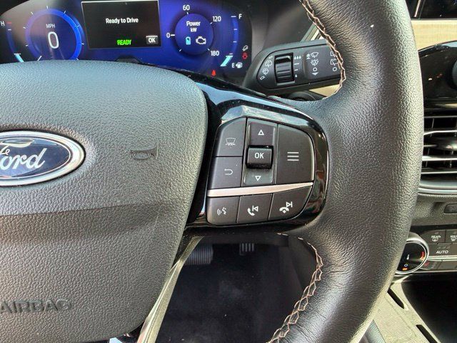 Used 2022 Ford Escape Titanium w/ Titanium Premium Package FWD image 15