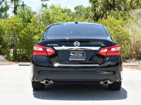 Used 2016 Nissan Altima 2.5 SL w/ Moonroof Package FWD image 5