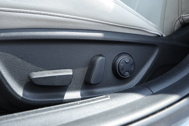 Used 2025 Genesis G70 2.5T AWD/4WD image 23
